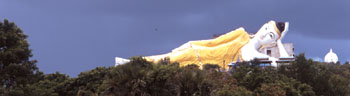 bouddha couche sur les collines pr�s de Monywa