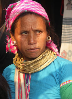 femme loi marche kentung myanmar