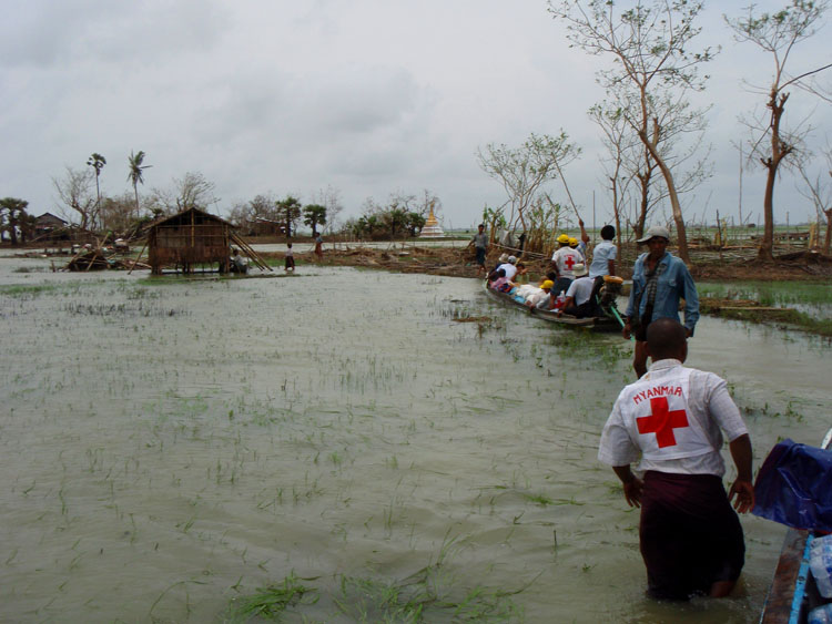 arriv&eacute;e dans un village isol&eacute; par les eaux