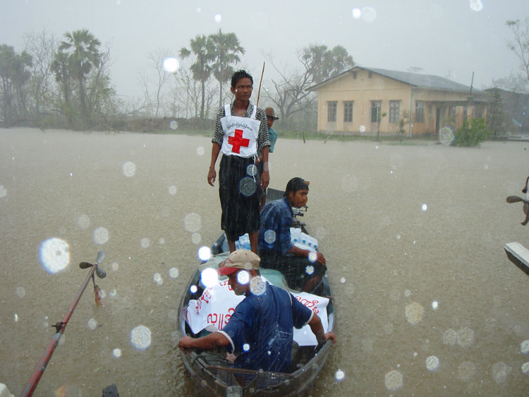 d&eacute;part en bateaux pour Taaung chaung